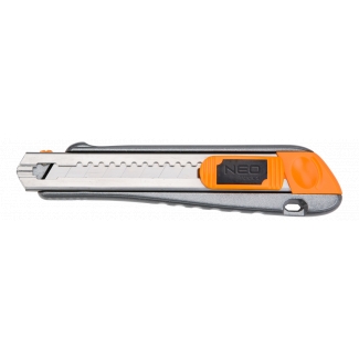 Nóż z ostrzem łamanym